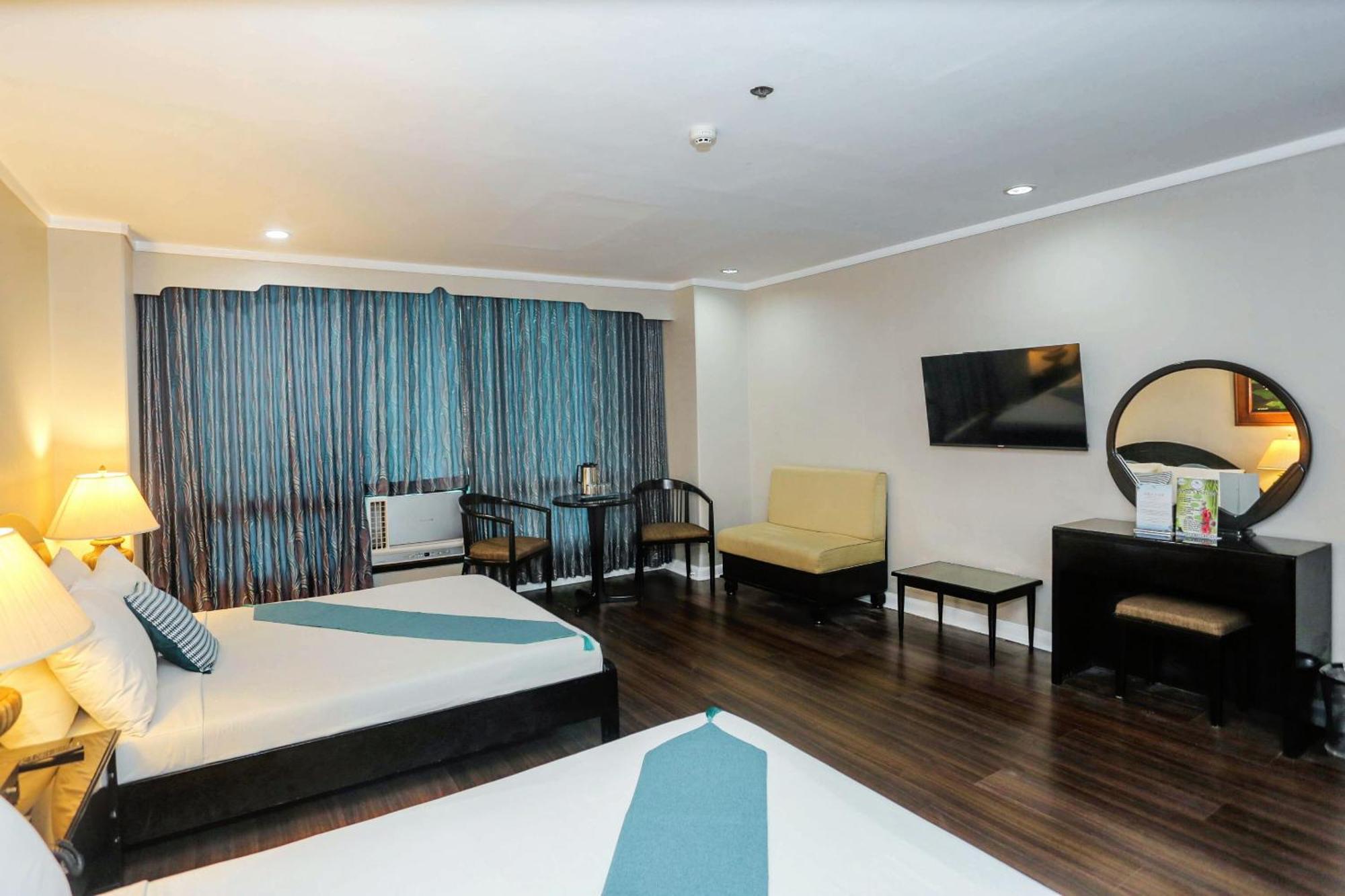 Holiday Plaza Hotel - Cebu Zewnętrze zdjęcie