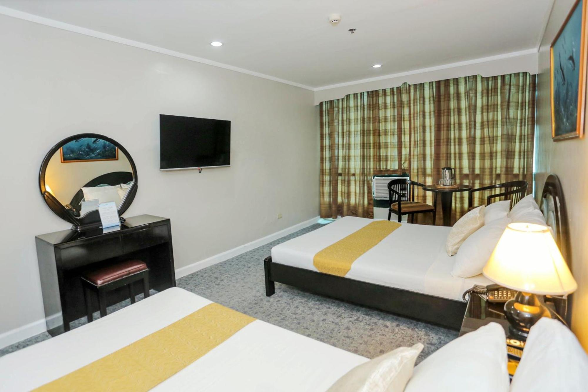 Holiday Plaza Hotel - Cebu Zewnętrze zdjęcie
