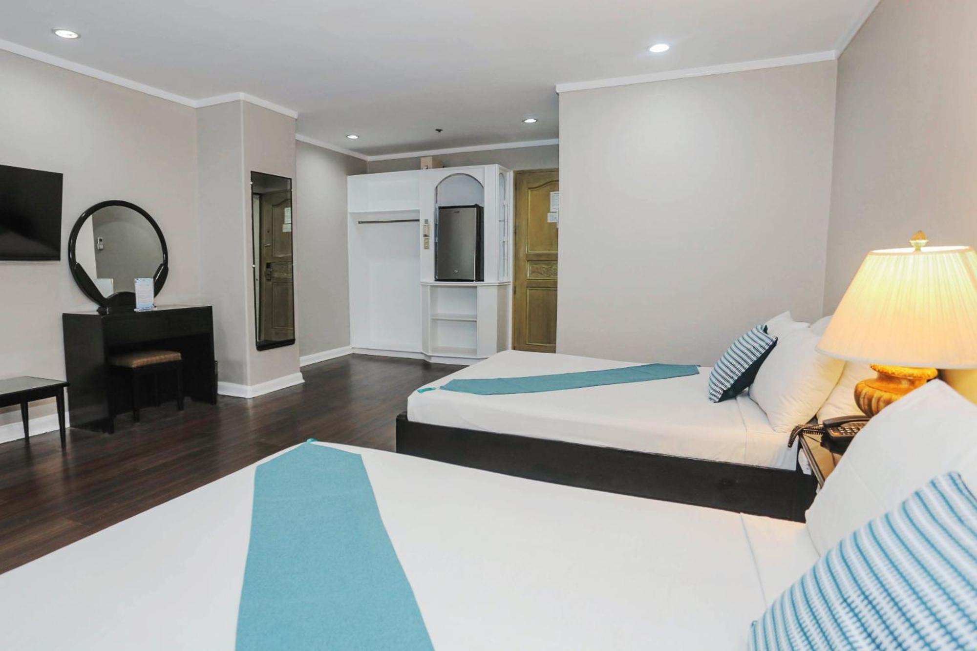 Holiday Plaza Hotel - Cebu Zewnętrze zdjęcie