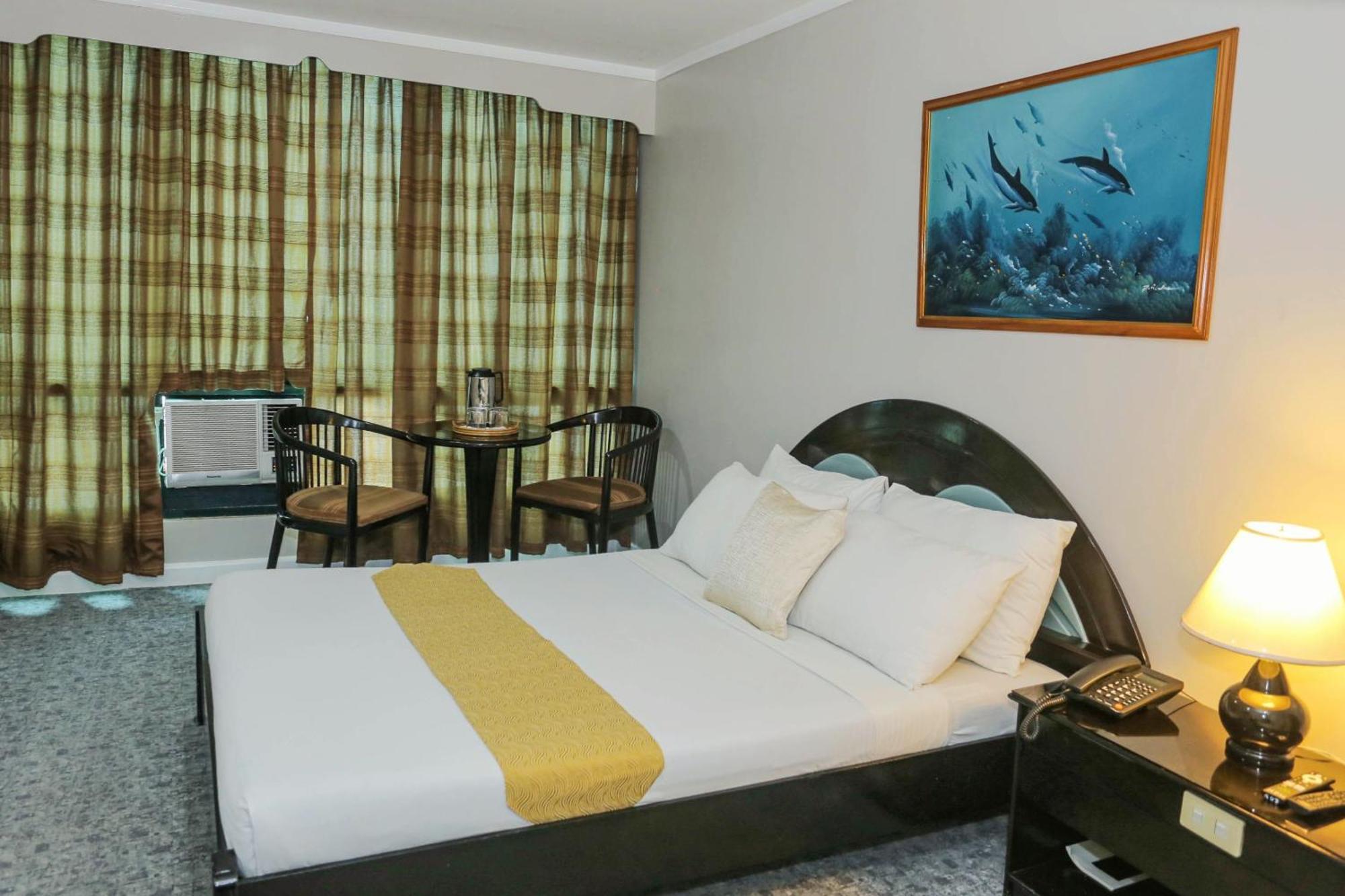 Holiday Plaza Hotel - Cebu Zewnętrze zdjęcie