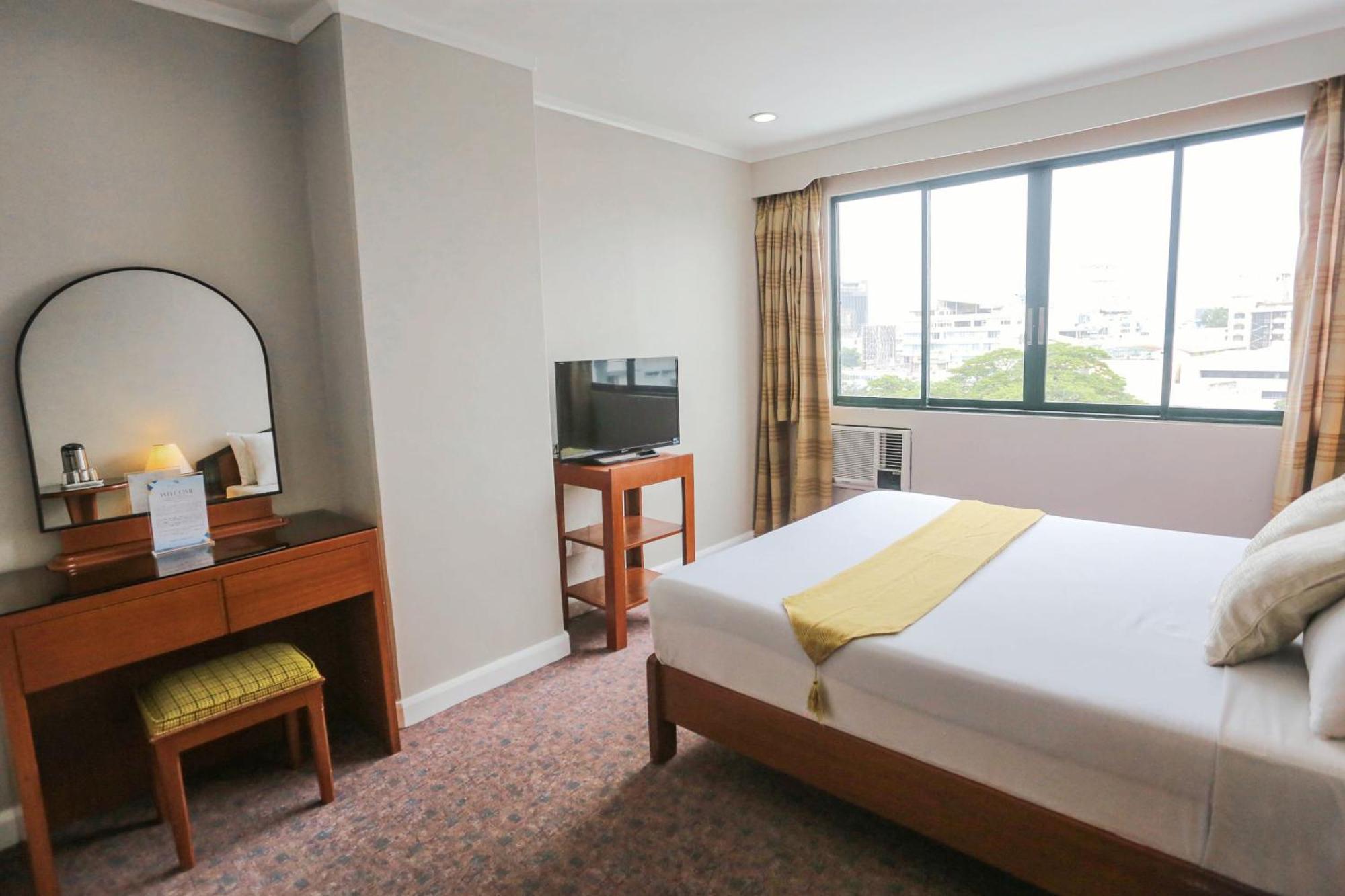 Holiday Plaza Hotel - Cebu Zewnętrze zdjęcie