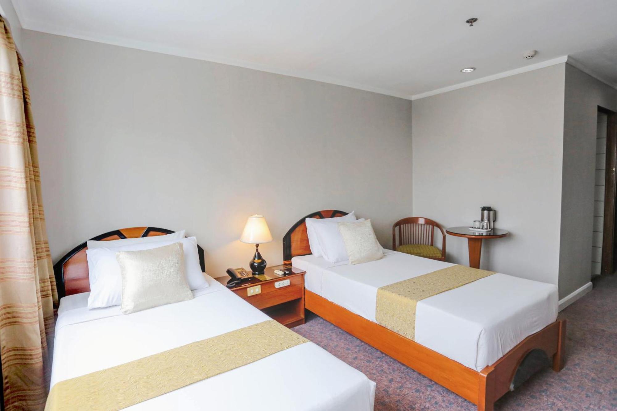 Holiday Plaza Hotel - Cebu Zewnętrze zdjęcie