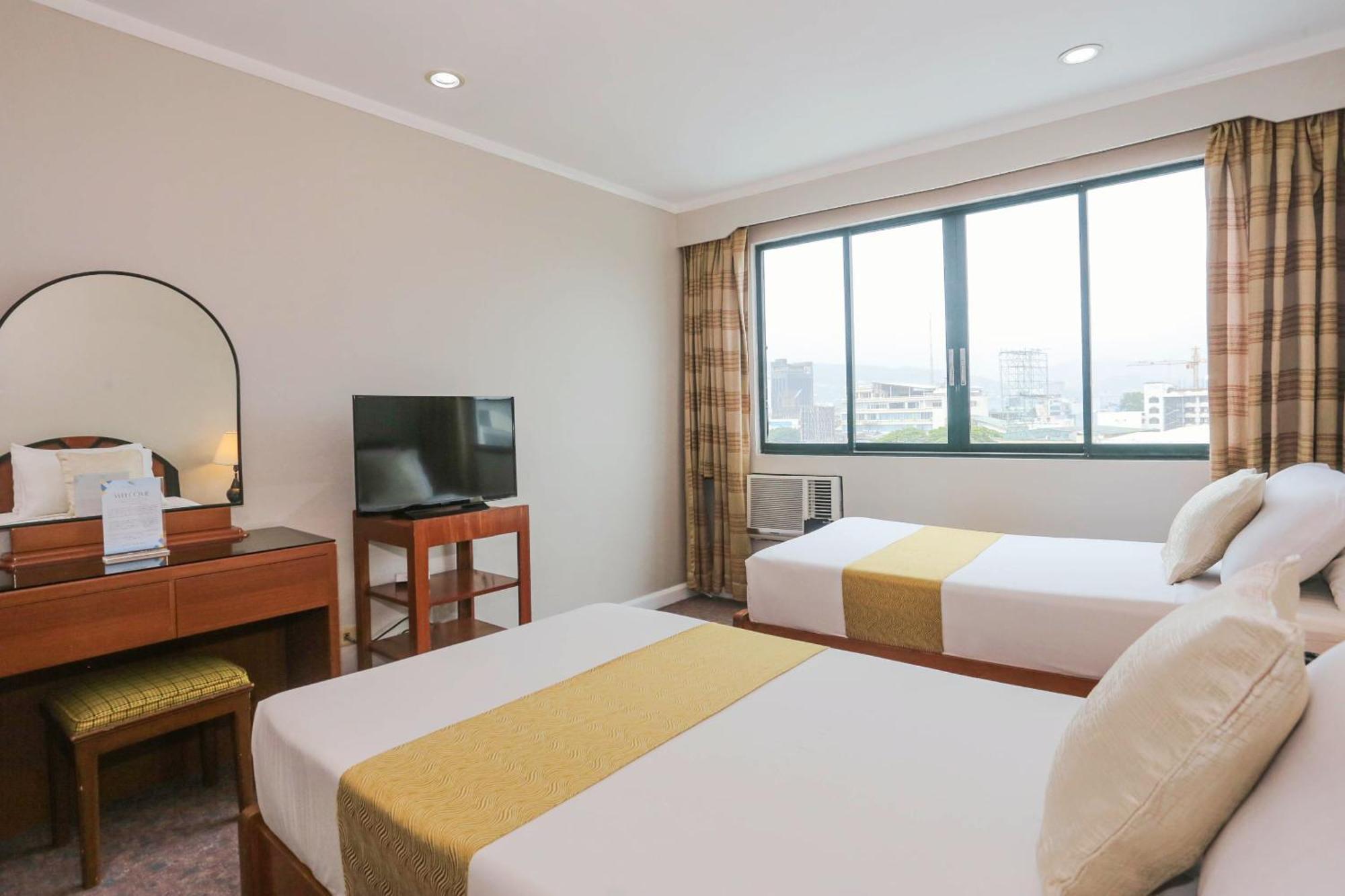 Holiday Plaza Hotel - Cebu Zewnętrze zdjęcie