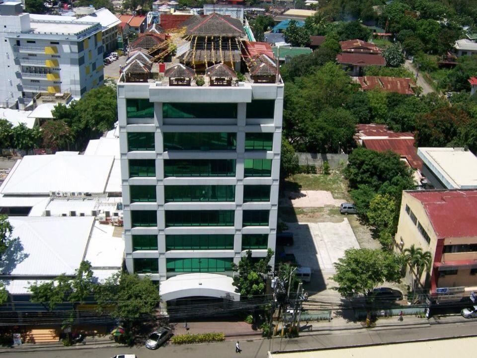 Holiday Plaza Hotel - Cebu Zewnętrze zdjęcie