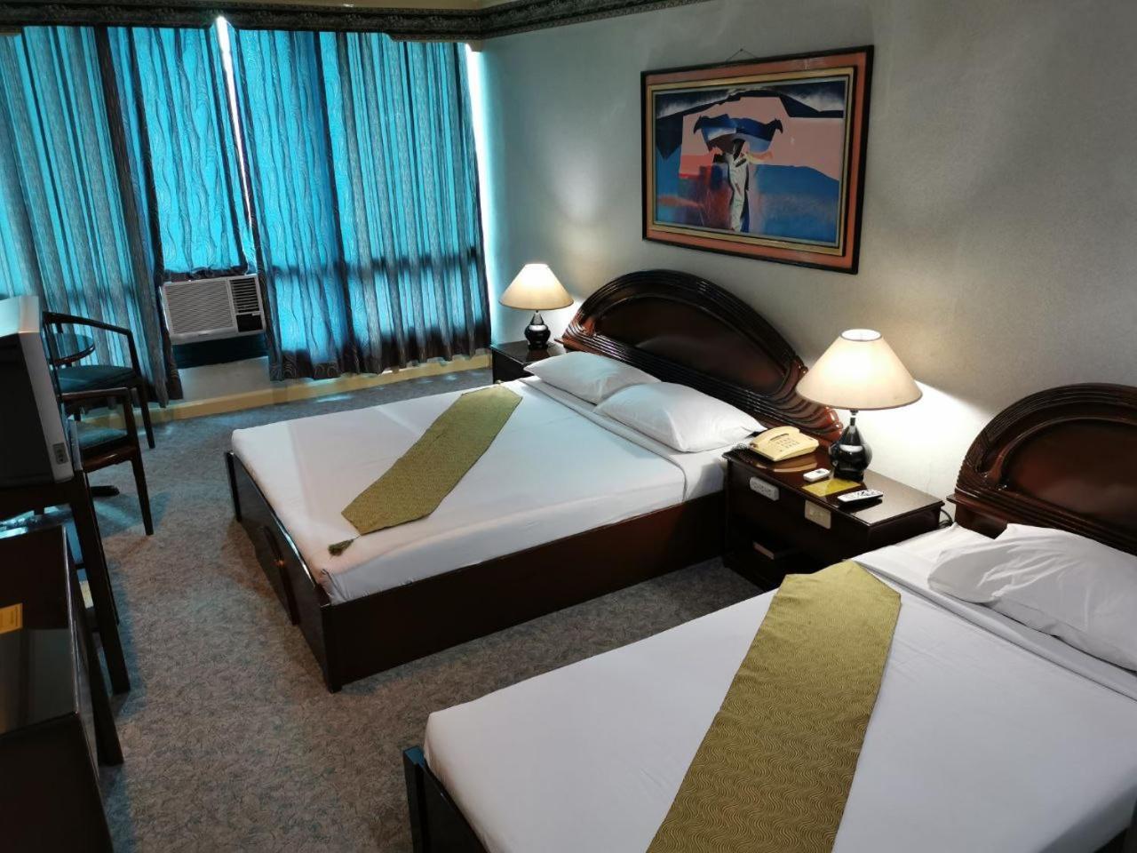 Holiday Plaza Hotel - Cebu Zewnętrze zdjęcie